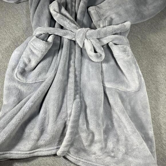 Victoria's Secret Bathrobe Woman’s Medium Plush Hooded Robe in Light Gray,Medium - Picture 5 of 5